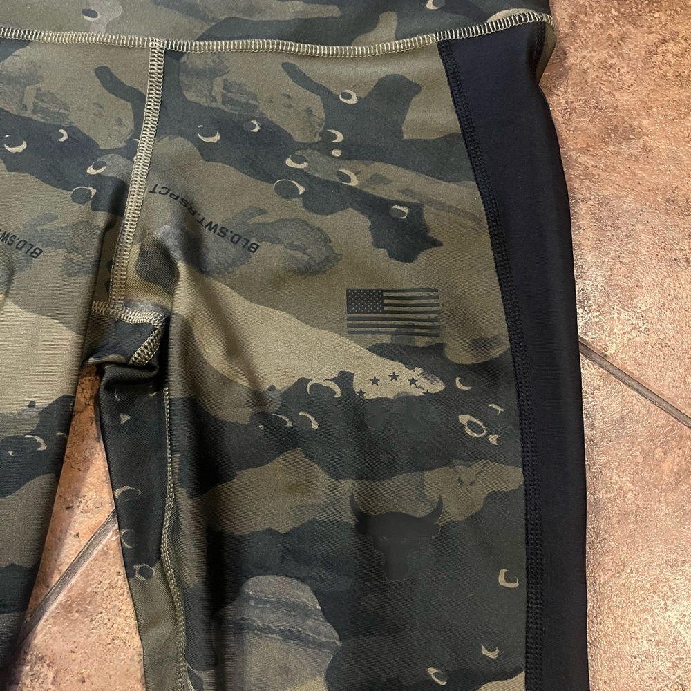 Under Armour Project‎ Rock Veteran’s Day Ankle Crop Leggings Size Medium - Picture 6 of 8